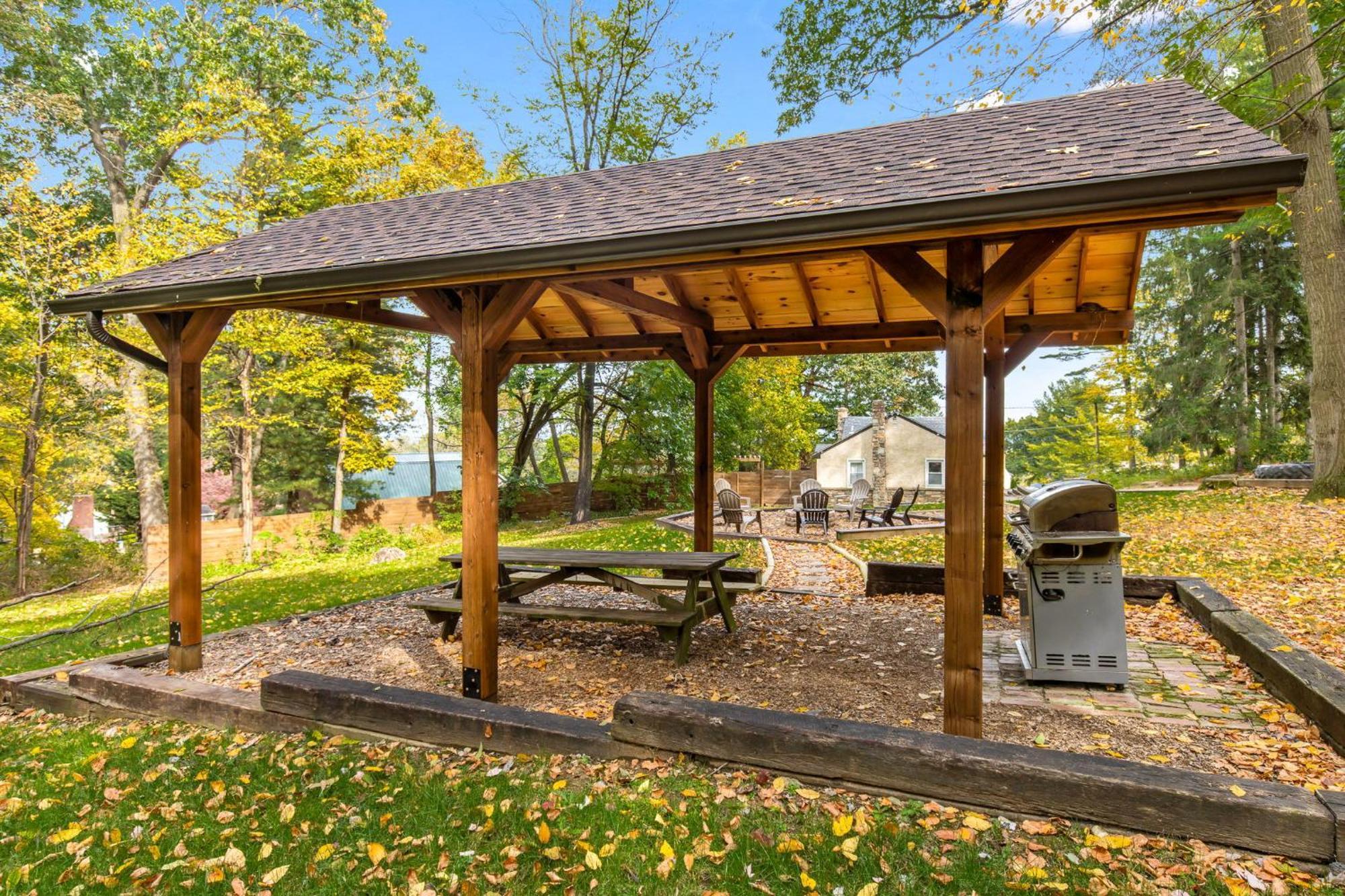 5 Bd W Hottub - Mins To Hunting Hiking & Fishing Apartment New Providence Exterior photo