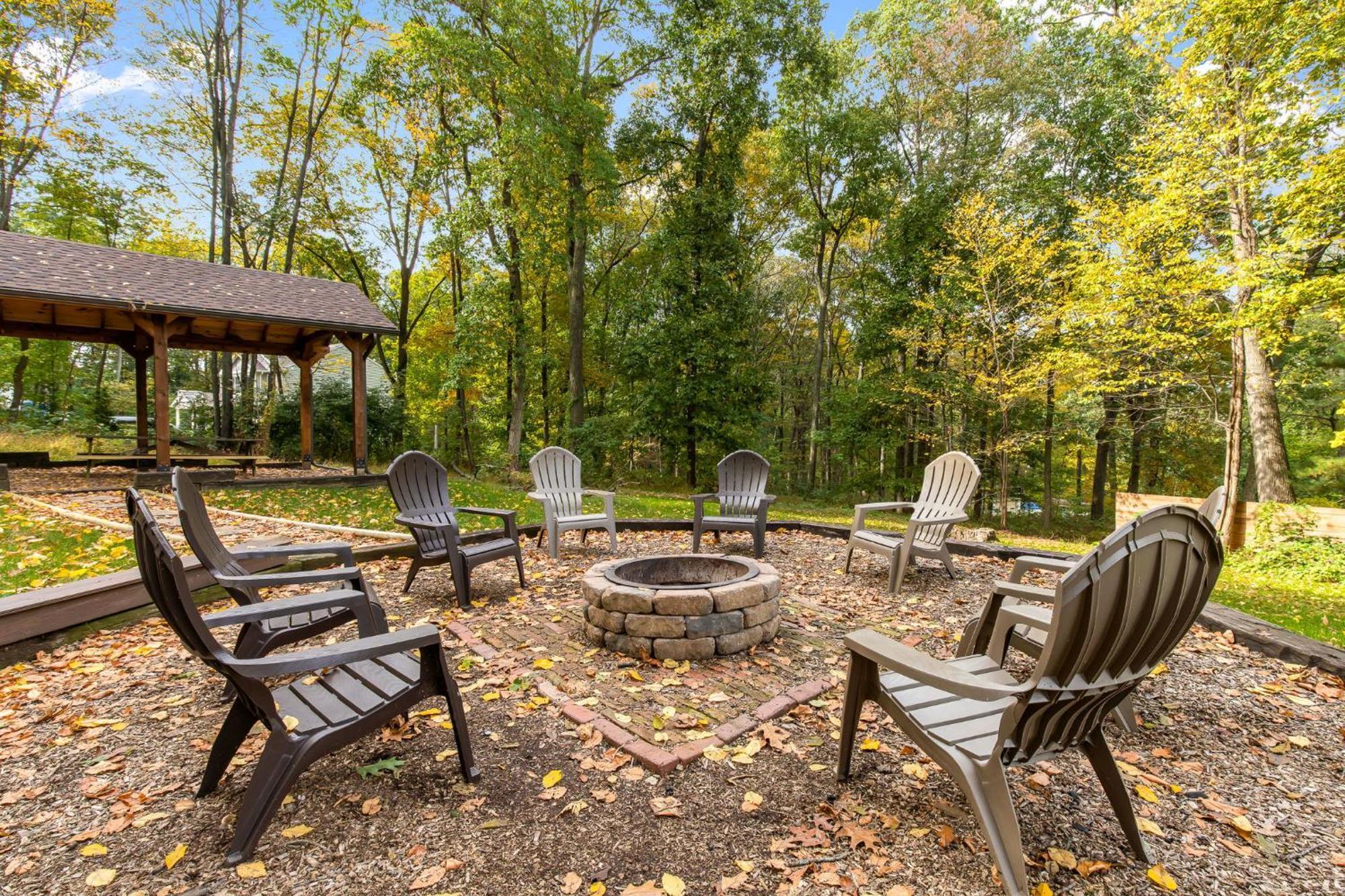 5 Bd W Hottub - Mins To Hunting Hiking & Fishing Apartment New Providence Exterior photo